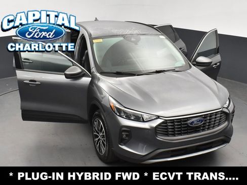 Used 2024 Ford Escape SE image 26