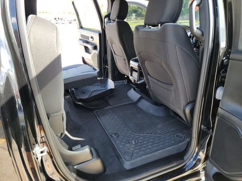 Used 2025 RAM 1500 Big Horn RWD image 15