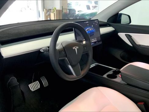 Used 2022 Tesla Model Y Performance AWD/4WD image 7