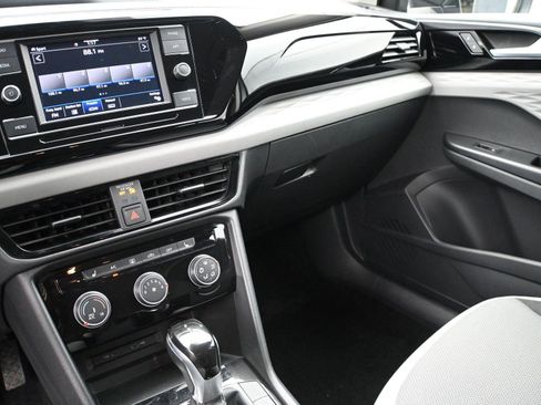 Used 2024 Volkswagen Taos S image 4