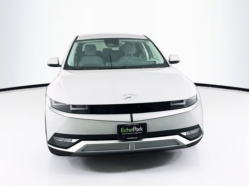 Used 2024 Hyundai Ioniq 5 SE image 2