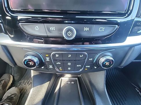 Used 2023 Chevrolet Traverse LT AWD/4WD image 16
