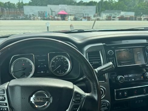 Used 2019 Nissan Titan Platinum Reserve AWD/4WD image 23