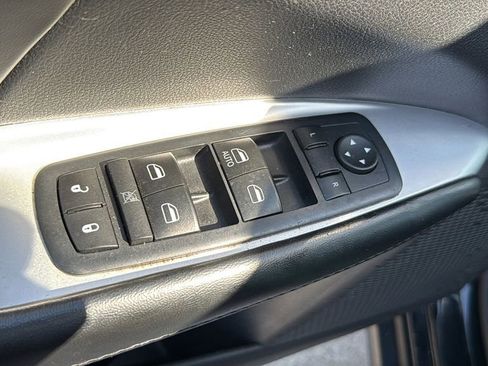 Used 2017 Dodge Journey SXT w/ Comfort/Convenience Group image 19