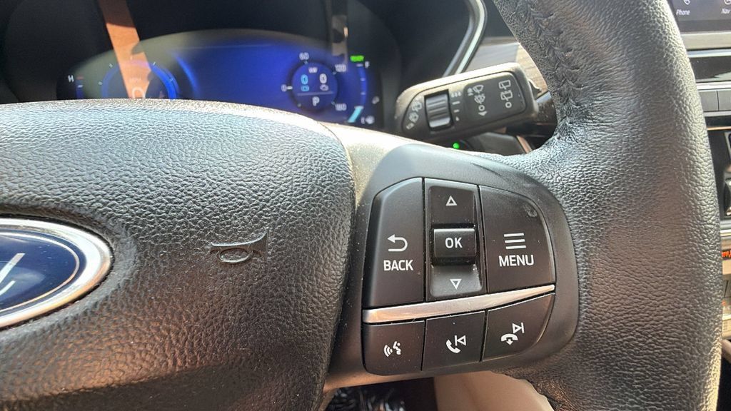 Used 2020 Ford Escape Titanium FWD image 20
