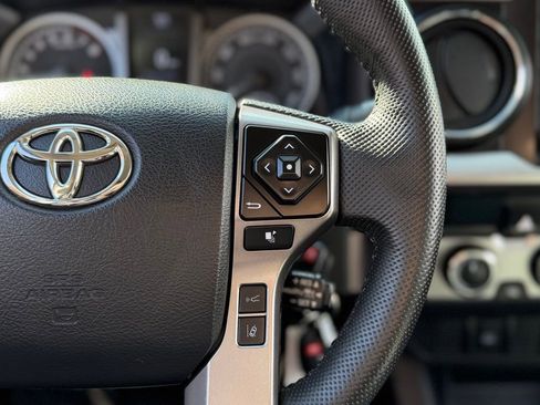 Used 2022 Toyota Tacoma SR5 image 11