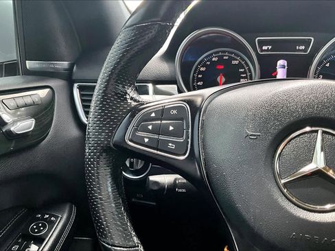 Used 2019 Mercedes-Benz GLE 400 4MATIC image 24