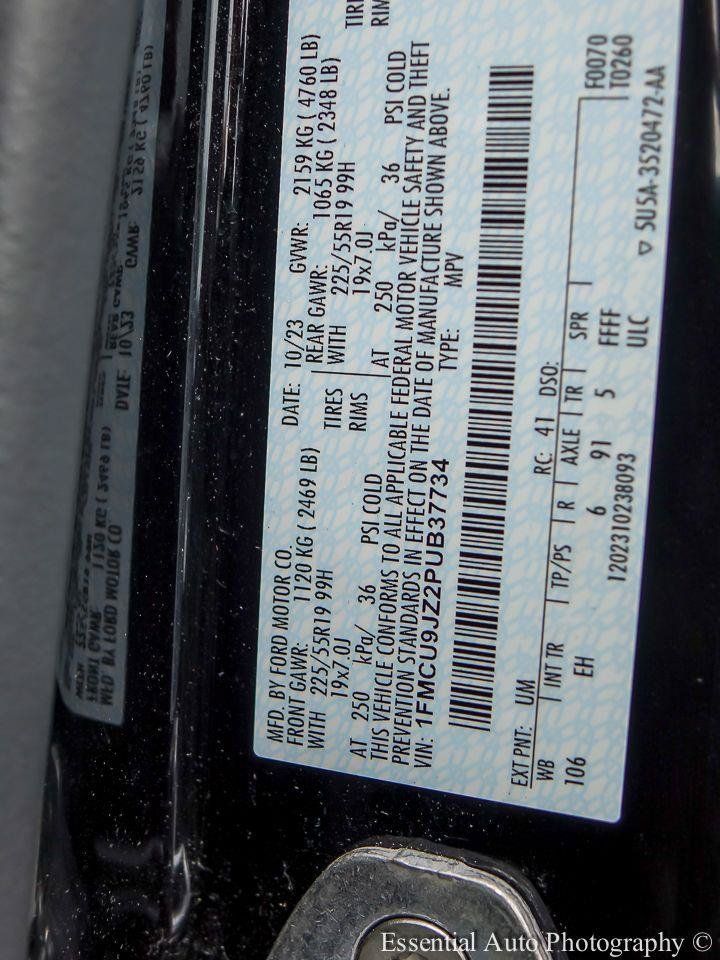Used 2023 Ford Escape Platinum AWD/4WD image 30