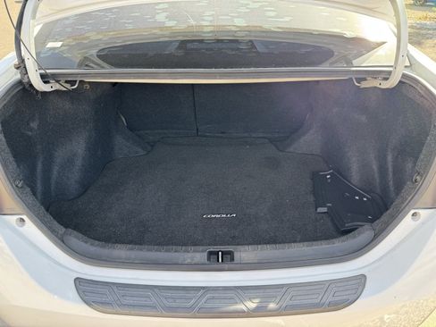 Used 2014 Toyota Corolla LE image 15