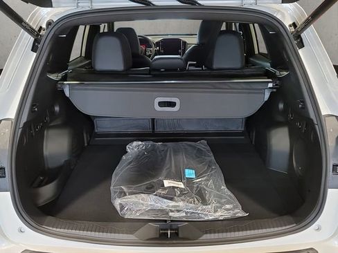 New 2025 Subaru Forester Limited w/ Popular Package image 7