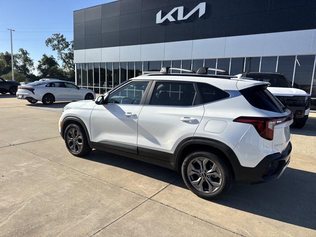 Certified 2024 Kia Seltos S FWD image 25