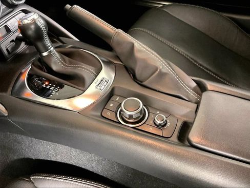 Used 2020 MAZDA MX-5 Miata Grand Touring RWD image 17