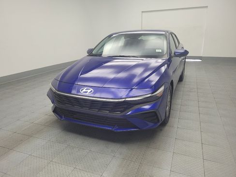 Used 2025 Hyundai Elantra SE FWD image 15