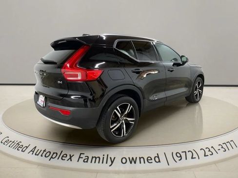 Used 2023 Volvo XC40 B4 Core w/ Convenience Package FWD image 5