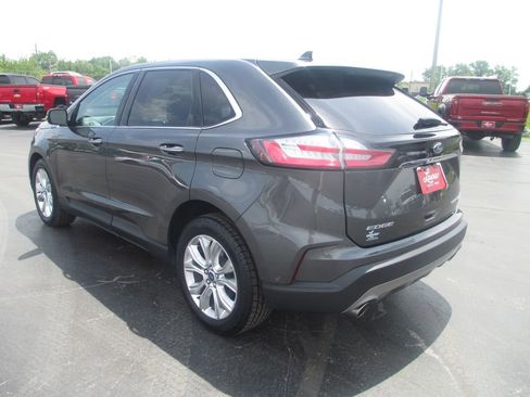 Used 2020 Ford Edge Titanium w/ Equipment Group 301A AWD/4WD image 10