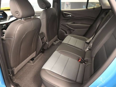 New 2026 Chevrolet Trax LT w/ Sunroof Package FWD image 15