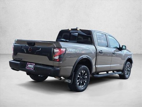 Used 2022 Nissan Titan PRO-4X w/ Pro-4x Convenience Package AWD/4WD image 5