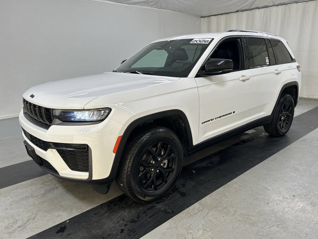 Used 2026 Jeep Grand Cherokee Altitude AWD/4WD image 5
