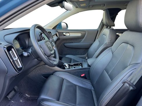 Certified 2025 Volvo XC40 B5 Plus image 11