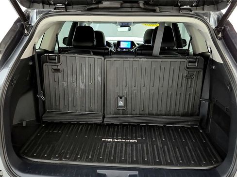 Used 2023 Toyota Highlander XLE image 26