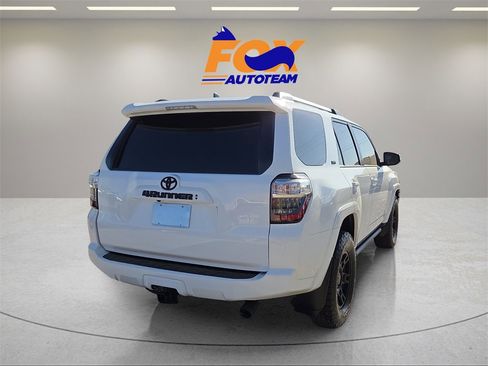 Certified 2022 Toyota 4Runner SR5 Premium image 5