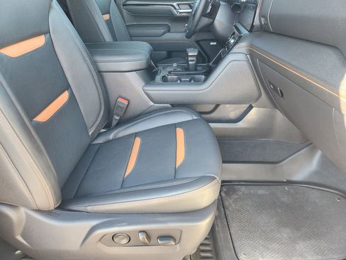 Used 2025 GMC Sierra 1500 AT4 w/ AT4 Premium Package image 17