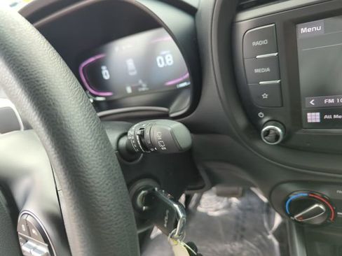 Used 2024 Kia Soul LX w/ Option Group 015 FWD image 23