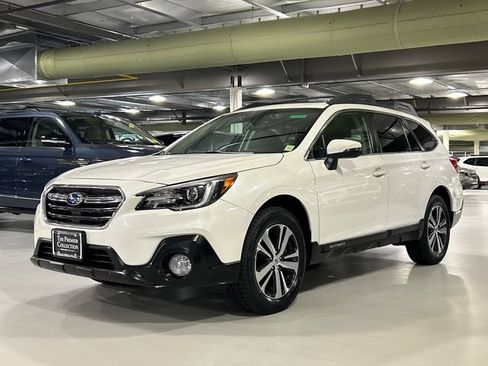Used 2018 Subaru Outback 2.5i Limited AWD/4WD image 5
