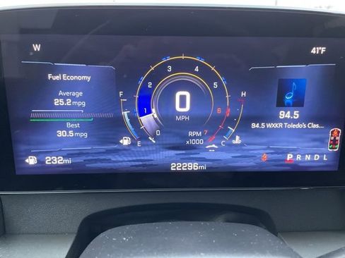 Used 2025 Chevrolet Traverse LT image 17