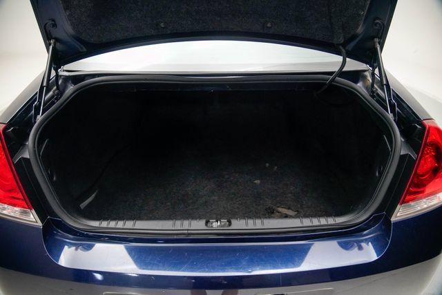Used 2010 Chevrolet Impala LT FWD image 12