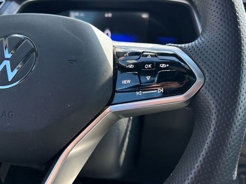 Used 2022 Volkswagen Tiguan SE R-Line image 39