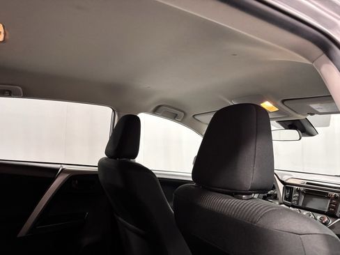 Used 2018 Toyota RAV4 LE image 25