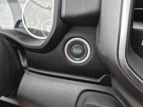 New 2026 RAM 1500 Express AWD/4WD image 17