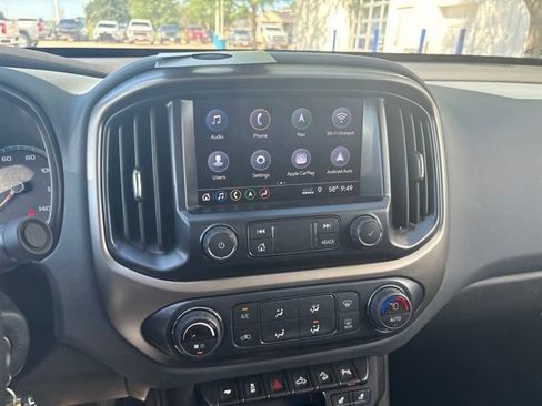 Used 2022 Chevrolet Colorado Z71 AWD/4WD image 17