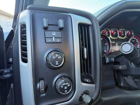 Used 2015 GMC Sierra 2500 SLT w/ Duramax Plus Package AWD/4WD image 18