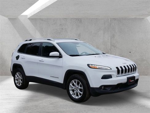 Used 2015 Jeep Cherokee Latitude w/ Cold Weather Group image 1