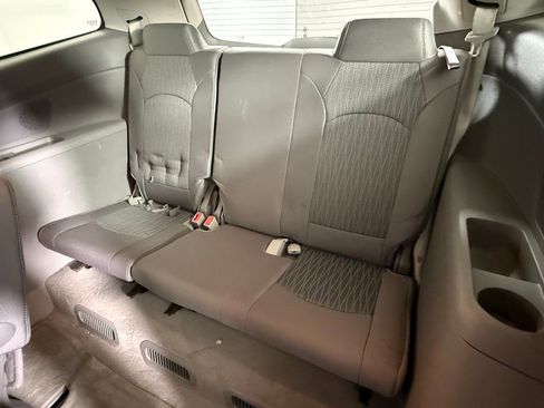 Used 2017 Chevrolet Traverse LT image 13