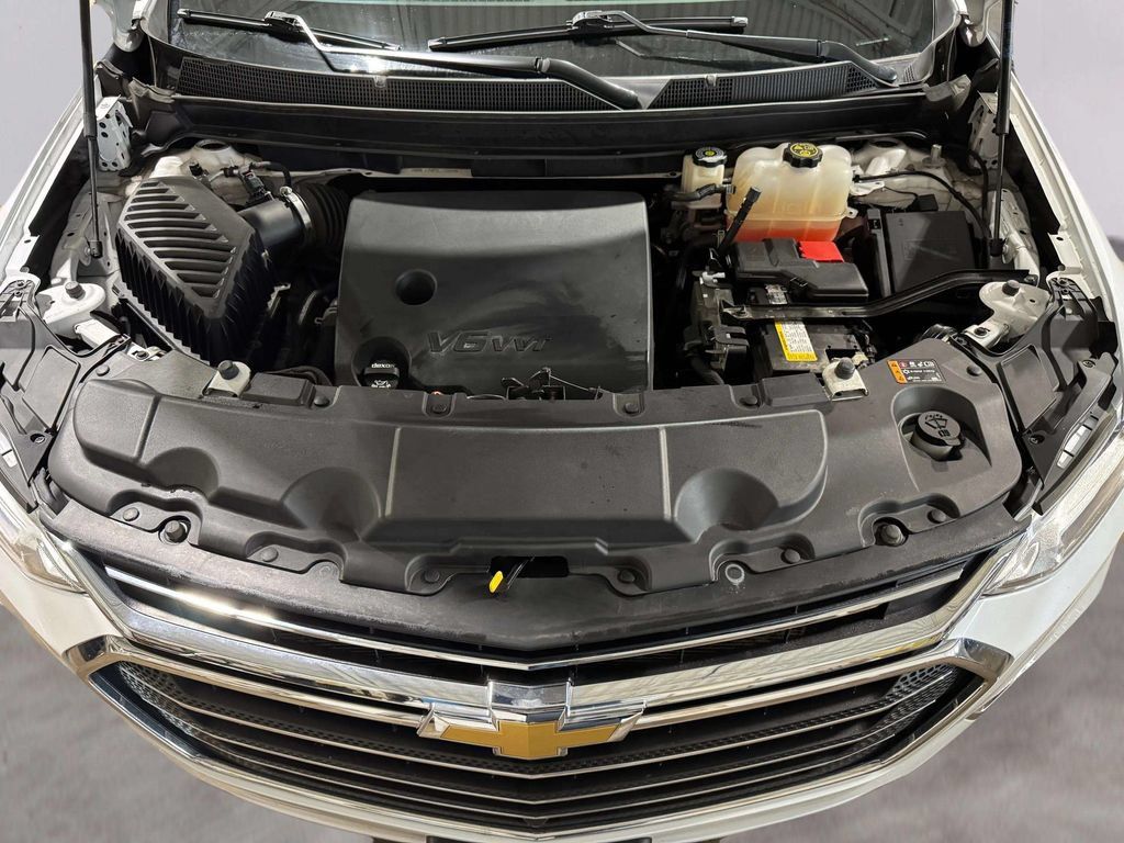 Used 2021 Chevrolet Traverse Premier w/ LPO, Floor Liner Package AWD/4WD image 30