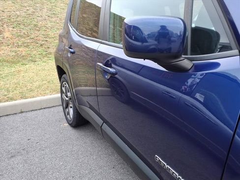 Used 2017 Jeep Renegade Latitude image 5