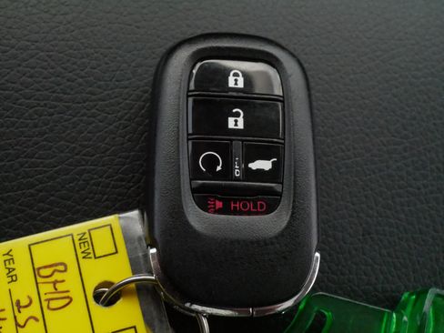 Used 2025 Honda Pilot Touring image 33