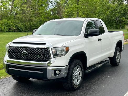 Used 2018 Toyota Tundra SR5 AWD/4WD image 1