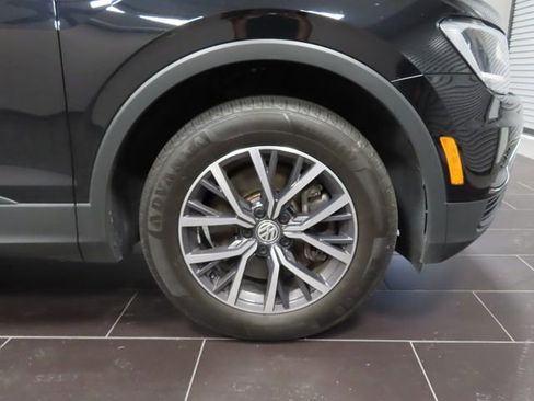 Used 2021 Volkswagen Tiguan S image 17