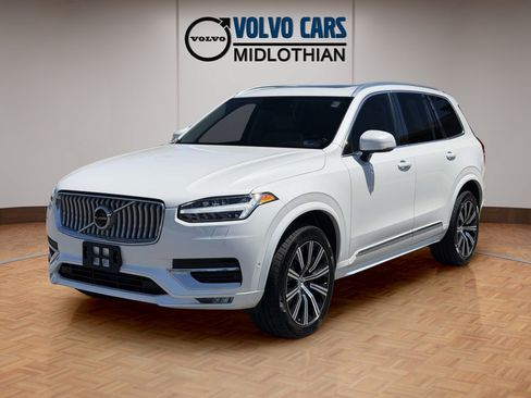 Used 2024 Volvo XC90 B5 Plus AWD/4WD image 23