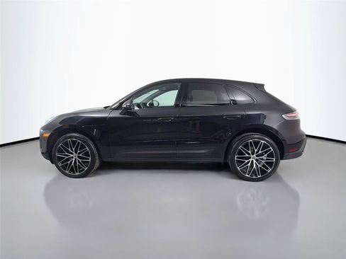 Certified 2023 Porsche Macan AWD/4WD image 2