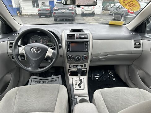 Used 2013 Toyota Corolla LE FWD image 10