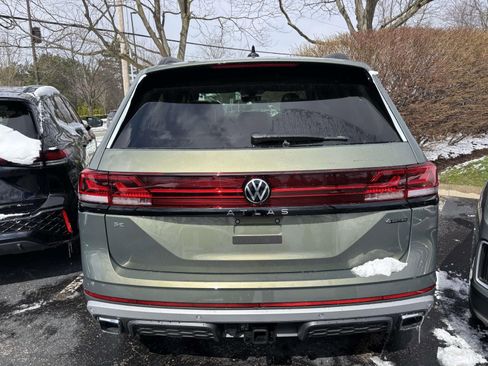 New 2026 Volkswagen Atlas Peak Edition image 4