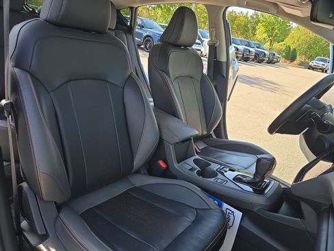 Used 2024 Subaru Crosstrek 2.5i Limited w/ Crosstrek Mirror Package AWD/4WD image 10