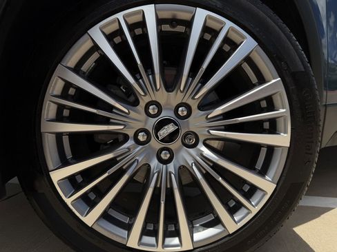 Used 2024 Cadillac XT4 Premium Luxury FWD image 9