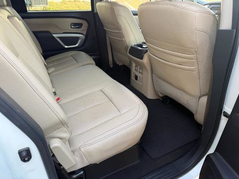 Used 2018 Nissan Titan SL image 13