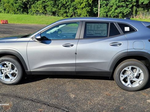New 2026 Chevrolet Trax LS w/ LS Convenience Package FWD image 7